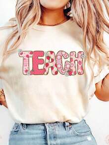 1 Piece Of Women's Clothing, Beige T-Shirt With Strawberry Floral Print And Lettering, Unisex Casual Crew Neck T-Shirt, Lightweight Knit Fabric, Washable, For Spring/Summer/Autumn, Teacher's Day/Valentine's Day/Easter. Crew Neck, 100% Cotton, Soft Fabric, Short Sleeve. - 杏色 - 查看 4