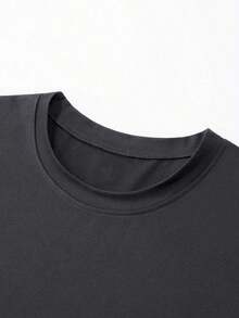 Women's Casual T-Shirt "Milano Italy" - Dark Gray With Elegant Gold Print, Women's Tops, T-Shirts - 風格 - 查看 5