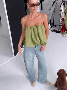 Top de camisola fruncido estilo bohemio con bajo abombado y tirantes ajustables para un estilo casual de verano - Verde - Ver 7