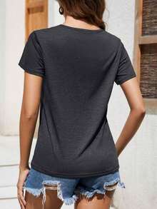 Camiseta de mujer de manga corta con cuello en V con estampado de corazón y leopardo - Gris Oscuro - Ver 2
