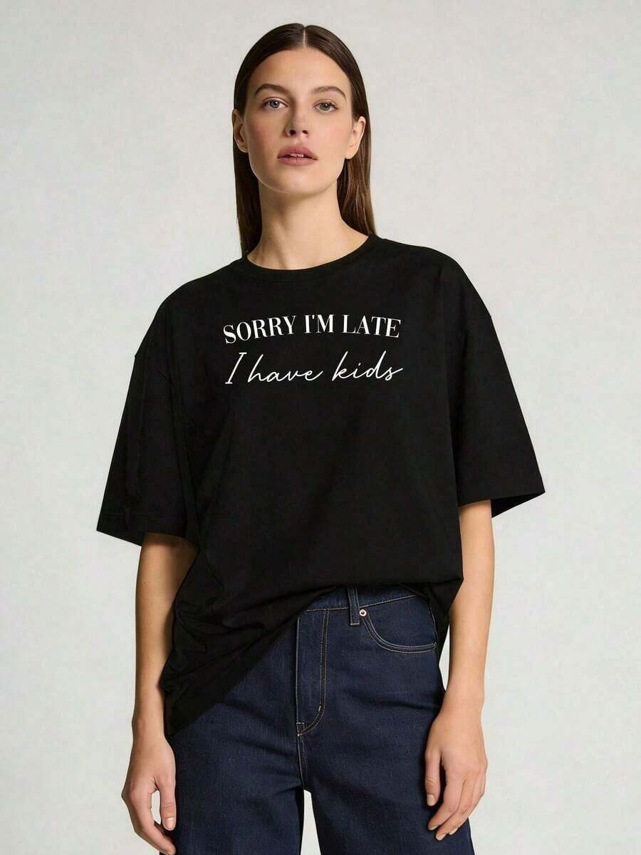 Sorry I'm Late. I Have A Graphic Tee.| Casual Short-Sleeved Crew Neck Tee| Plus Size Women's Spring/Summer Clothing With Distinctive Prints, The First Choice For Leisure Travel, Suitable For Home Wear And Vacation Wear. - 黑色 - 查看 1