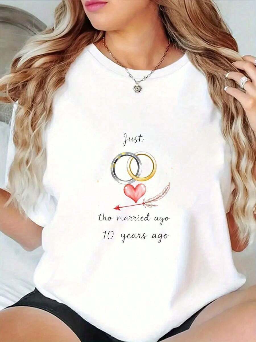 Women's Casual White T-Shirt With Round Neck And Short Sleeves. Commemorative Watercolor-Style Print Of A 10th Wedding Anniversary, Featuring Intertwined Silver And Gold Rings, Handwritten Phrases In The Shape Of A Heart And Arrow-A Decorative Gift For Romantic Couples. Fitted And Elegant. Women's Blouses > Clothing - 白色 - 查看 1