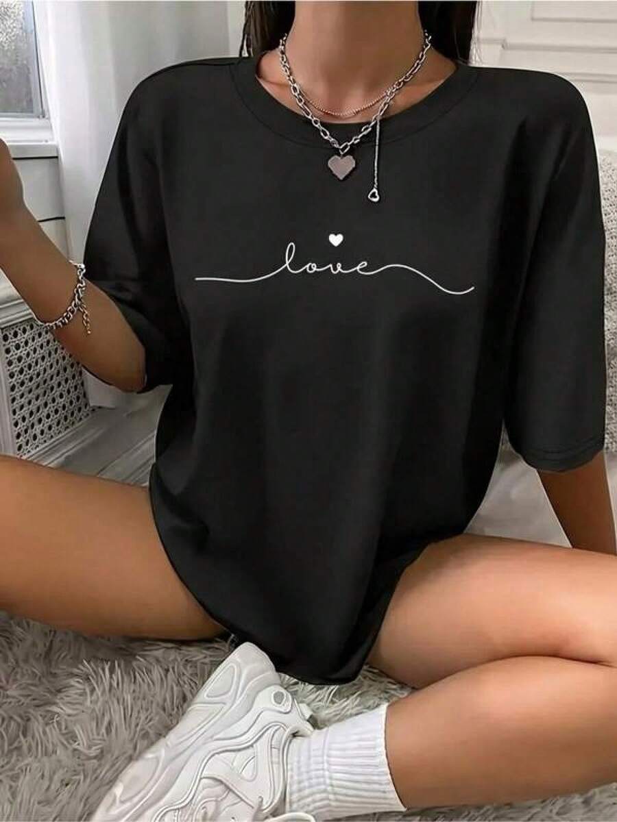 1pc Camisetas Para Mujer Camiseta negra con diseño elegante y minimalista que destaca la palabra love perfecta para un look moderno y casual estilo y2k ideal para cualquier ocasión hecha con materiales cómodos y de calidad disponible en talla única Sé el centro de atención con esta prenda única Camiseta De Manga Corta De Algodón - Negro - Ver 1