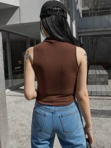 Camiseta de mujer de cuello alto, de unicolor, con ajuste ceñido y mangas cortas, de estilo casual - Marrón - Ver 2