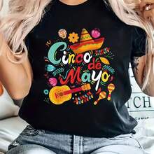 Cinco De Mayo Festival T-Shirt - Mexican Celebration Design T-Shirt Featuring A Maraca, Sombrero, And Guitar - Vibrant Colored Text With Decorative Patches - Unisex Crew Neck T-Shirt, 100% Polyester - Machine Washable - Unisex Style For Summer 2022 - Comfortable And Relaxed T-Shirt For Leisure. - 黑色 - 查看 6
