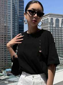 Women's T-Shirt With Letter Print And Lunar Phase Design, Casual Black Short-Sleeved Top With Round Neck, Breathable Medium-Stretch Fabric, Machine Washable For Spring And Summer, Comfortable Summer Wear. Elegant Party Outfit, T-Shirt For Elegant Ladies, Blouses Suitable For Curvy Women, Prom Skirts, Casual Wear - 黑色 - 查看 4
