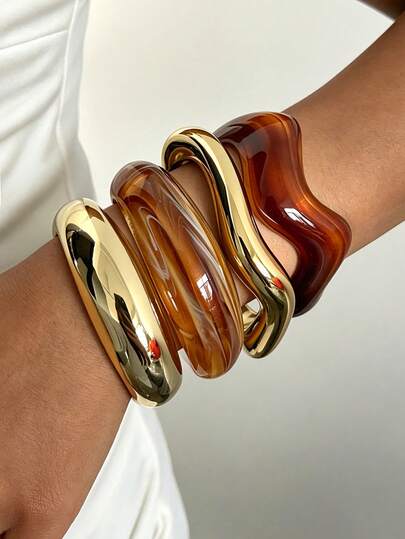 Conjunto de 4 pulseiras vintage minimalistas casuais em resina e CCB, versáteis para uso diário, empilháveis e uma ótima opção para presente.