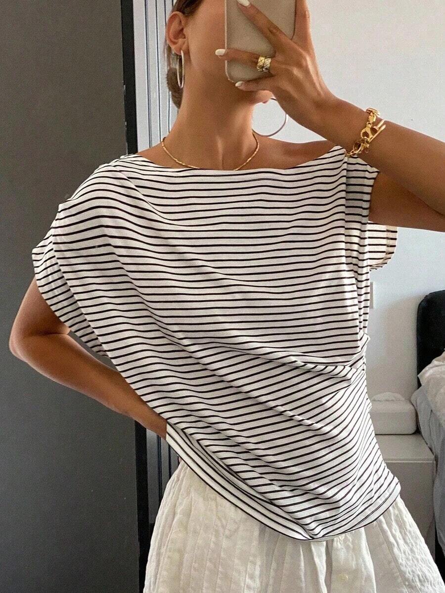 Camiseta de manga corta ajustada con hombros descubiertos y fruncidos a rayas para mujeres - Blanco - Ver 1