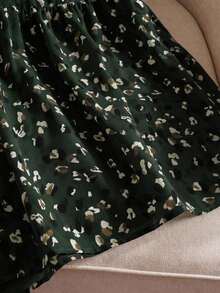 Camisa con estampado todo sobre y mangas con volantes, estilo casual de resort, tallas grandes.Atuendos de verano para mujer/Verano, ropa de mujer para vacaciones tropicales - Verde Oscuro - Ver 4