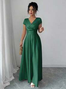 Vestido elegante y romántico para mujeres con cuello en V, mangas cortas y cintura ceñida - Verde Oscuro - Ver 4