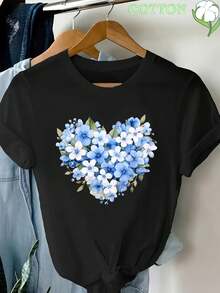 Camiseta Estampada para Mujer - Camiseta Casual Negra de Manga Corta y Cuello Redondo con Diseño Floral en Forma de Corazón en Azul y Blanco, Corte Relajado para Todas las Estaciones, Perfecta para el Uso Diario y Atuendos de Vacaciones (Lavable aáquina). - Negro - Ver 6