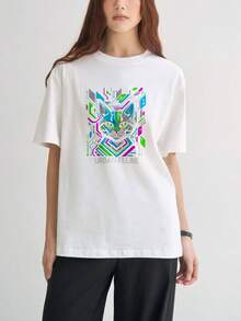 Women's Casual Summer T-Shirt With A Premium Urban Cat Design. Featuring An Abstract Geometric Pattern, It's The Perfect Gift For Cat Lovers. . - 白色 - 查看 6