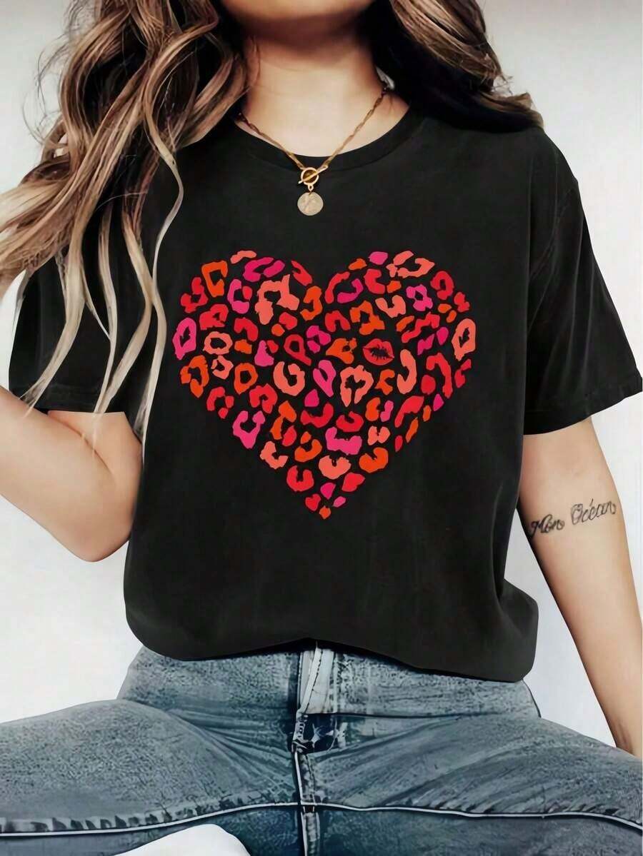 Printed Round Neck T-Shirt - Modara Women's Graphic Print T-Shirt - Casual Short Sleeve Round Neck T-Shirt - Lightweight And Breathable For A First Wardrobe Y_64 Round Neck Printed Short Sleeve Casual Everyday T-Shirt, They Are Excellent Gifts For Friends And Family, 100% Cotton T-Shirts Feature, A Youthful And Fashionable Design Blouses For Women Shirt - 黑色 - 查看 1