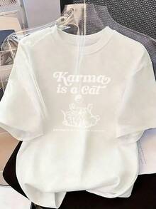 T-Shirt With The Text "Karma Is A Cat" And A Kitten.  Short-Sleeved T-Shirt For Spring And Summer 2026, Made In Mexico, 180 Grams. Cartoon Print, Couple Design, Suitable For Indoor Or Outdoor Wear. Crew Neck, Unisex, Ideal For The Office And Leisure. One-Pack. - WH-P631577SLNDXZGY623 - 查看 2
