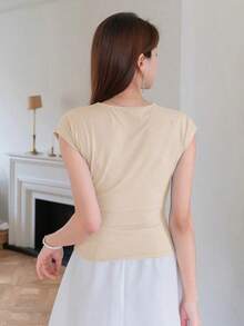 Camiseta de verano para mujer de unicolor con cuello en V cruzado y pliegues ajustados - Beis - Ver 3
