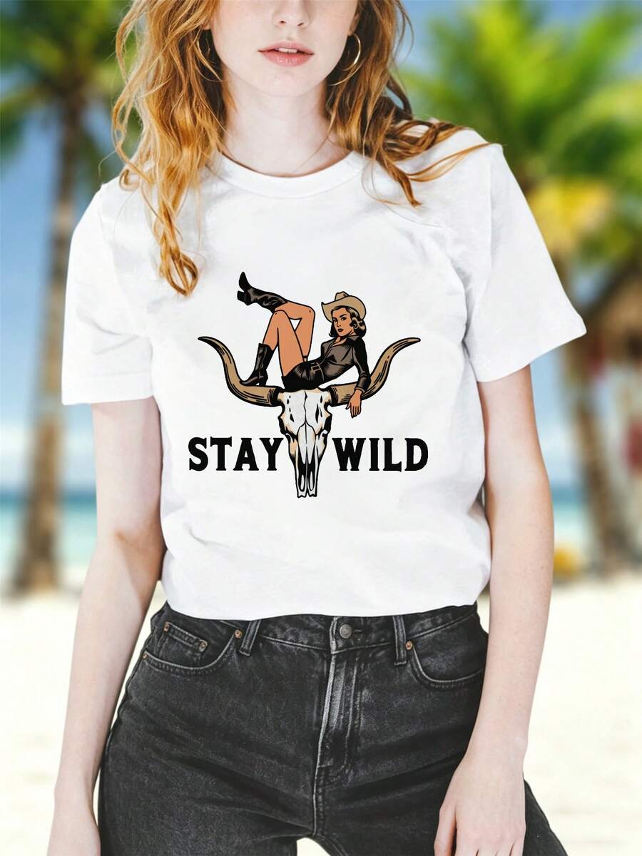 Camiseta de mujer 100% algodón estilo western, con diseño de chica vaquera y calavera de toro con la frase "Stay Wild", adecuada para usar en la playa en verano, un regalo para mujeres. Camiseta de mujer de color sólido simple, corte holgado y ajustado, manga corta informal.