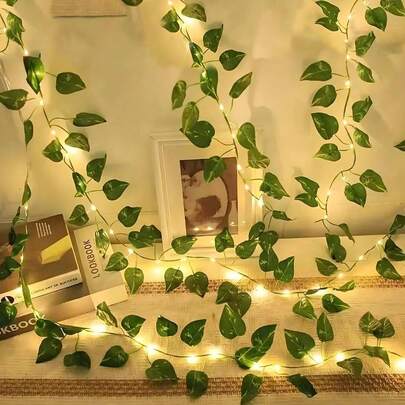 2/5/10m Luzes de Hera Alimentadas por Energia Solar, 100 Luzes de Videira Artificial LED, Luzes Decorativas de Folhas de Plantas Falsas, Luzes Decorativas de Videira e LED para Quarto, Hera Artificial Alimentada por Energia Solar - Folhas Realistas Semelhantes à Seda e Material de Fio de Cobre Macio, Estética Minimalista, Padrão de Hera Verde, Iluminação Suave e Quente, 8 Modos de Iluminação - Luzes de Fada de Cortina LED, Uso em Todas as Estações