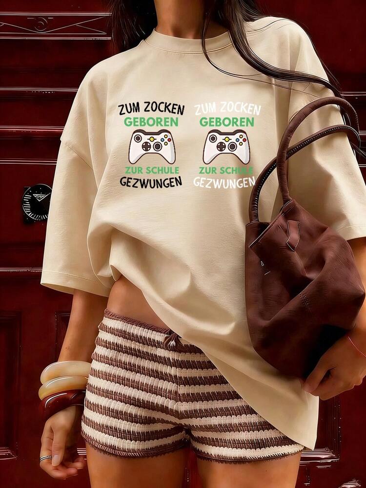 T-Shirt With German Slogan And Video Game Controller,  Short-Sleeved T-Shirt For Spring And Summer 2026, Made In Mexico, 180 Grams. Cartoon Print, Couple Design, Suitable For Indoor Or Outdoor Use. Crew Neck, Unisex, Ideal For Office And Leisure. One-Pack. - APR-p631577SLNDXZGY601 - View 3
