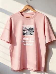 Retro Street Photo T-Shirt With "Silence Is Better Than" Slogan, Fashionable Short-Sleeve T-Shirt For Spring/Summer 2026, Made In Mexico, 180 Grams. Cartoon Print, Couple Design, Suitable For Indoor Or Outdoor Wear. Crew Neck, Unisex, Ideal For Office And Leisure. One-Pack. - PK-P631577SLNDXZGY586 - 查看 1