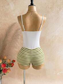 1 Pieza Traje de baño de unicolor y 1 Par de Shorts a Rayas, Conjunto de 2 Piezas - Verde - Ver 2