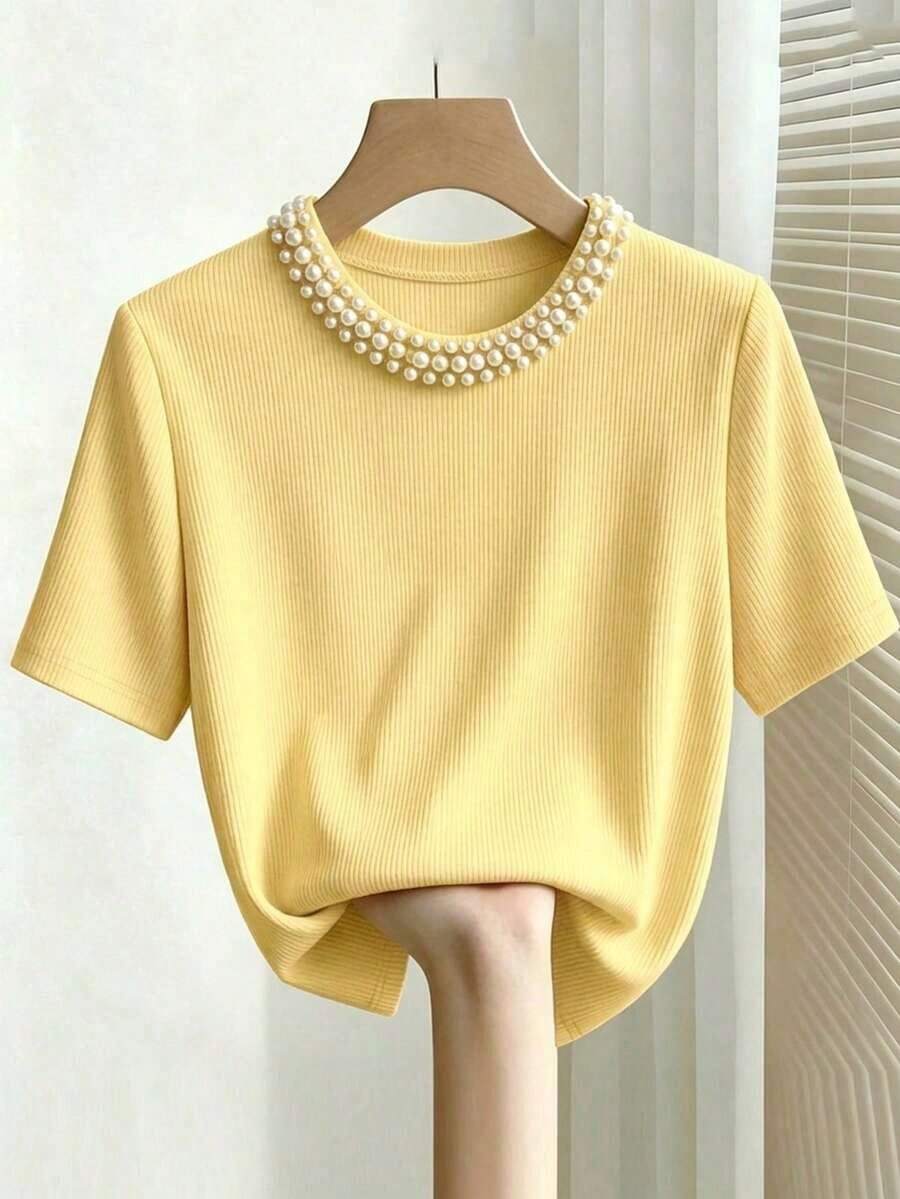 Camiseta de manga corta con cuello redondo ajustado, con cuentas y acanalada, elegante para mujeres - Amarillo - Ver 1