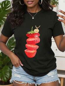Casual Strawberry Print T-Shirt, Retro Strawberry Graphic T-Shirt, Vintage Fruit Illustration T-Shirt, Gift For Sweet Berry Lovers, Retro Style Clothing, Perfect Gifts For Grandma And Mom. - 黑色 - 查看 8