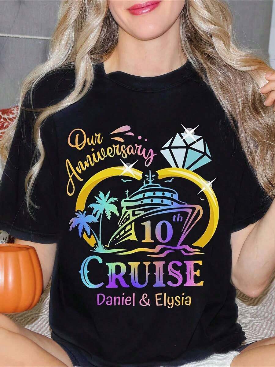 Women's Cruise Anniversary T-Shirt With Custom 10th Cruise Anniversary Design, Including A Ship, Palm Trees, Diamonds And The Names Daniel And Elysia Printed On A Soft And Comfortable Fabric, Crew Neck And Short Sleeve. - 黑色 - 查看 1