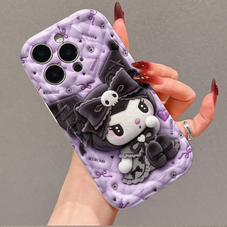 This Sanrio Hello Kitty Phone Case Features A Cute And Playful Anime-Themed Design That Is Simple Yet Stylish, Offering A Smooth And Delicate Tactile Feel. It Incorporates A 2D Wave-Patterned Texture, Exuding A Crystal-Clear Aesthetic Of Pure Beauty, And Is Meticulously Crafted From High-Quality, Visually Striking TPU Material. Furthermore, The Interior Of The Case Features A Built-In Protective Structure Specifically Designed To  The Camera, Making It An Ideal Choice For Female Users. This Case Is Compatible With The  17, 16, 15, 14, 13, 12, And 11 Series Models (Including Mini, Pro, Max, And Pro Plus Versions). Whether For Family Or Friends, It Makes For A Perfect Gift. Keywords: Cute Phone Case, Kuromi Phone Case,  Design, My Melody Phone Case, Slim And Durable.  17 Pro Max Phone Case. - 黑色 - 查看 1
