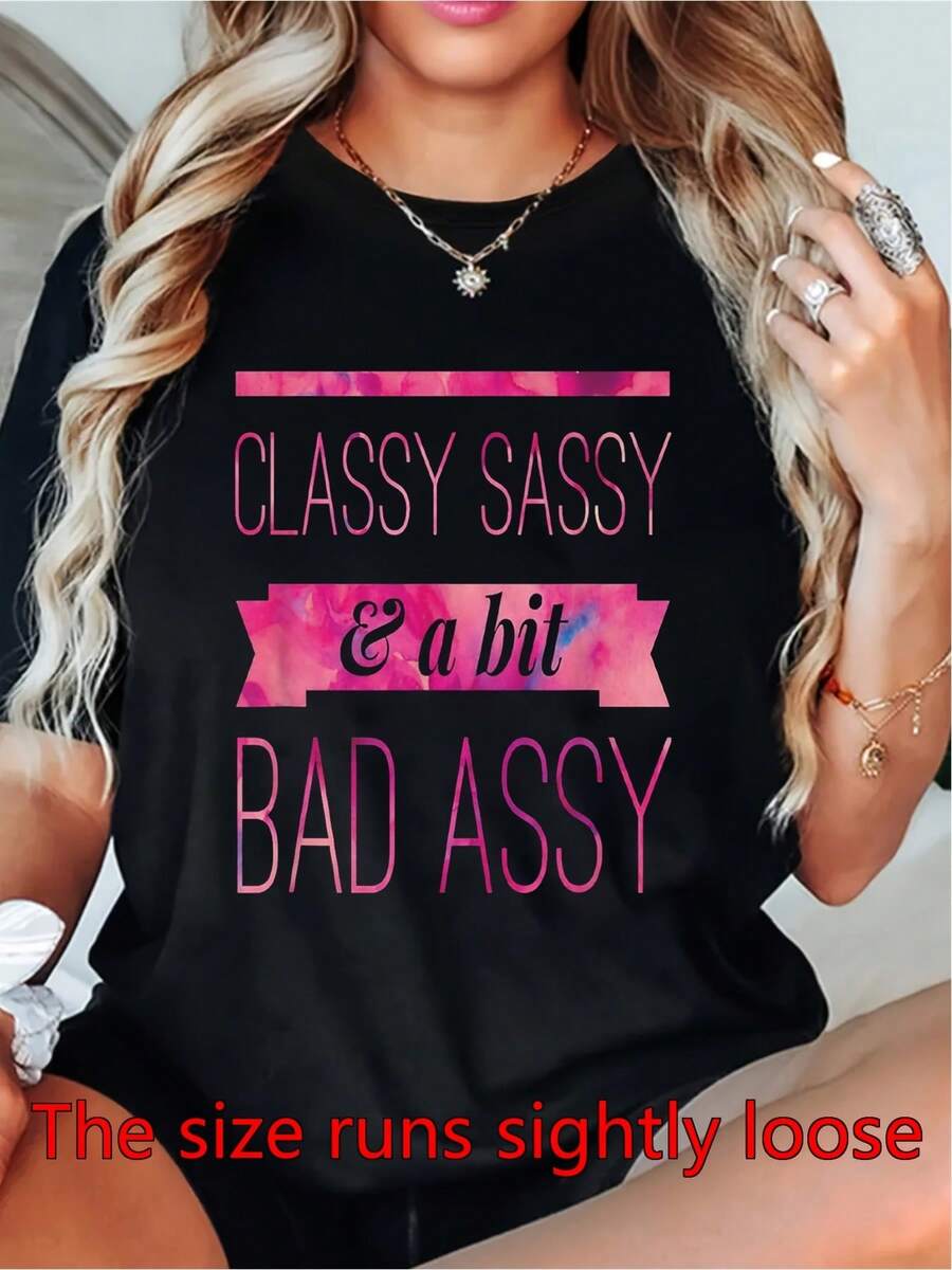 Camiseta Estampada para Mujer - Camiseta Casual de Manga Corta y Cuello Redondo en Negro con Diseño de Texto Rosa y Blanco, Corte Relajado para Todas las Estaciones, Perfecta para Uso Diario y Vacaciones (Lavable aáquina). - Negro - Ver 1