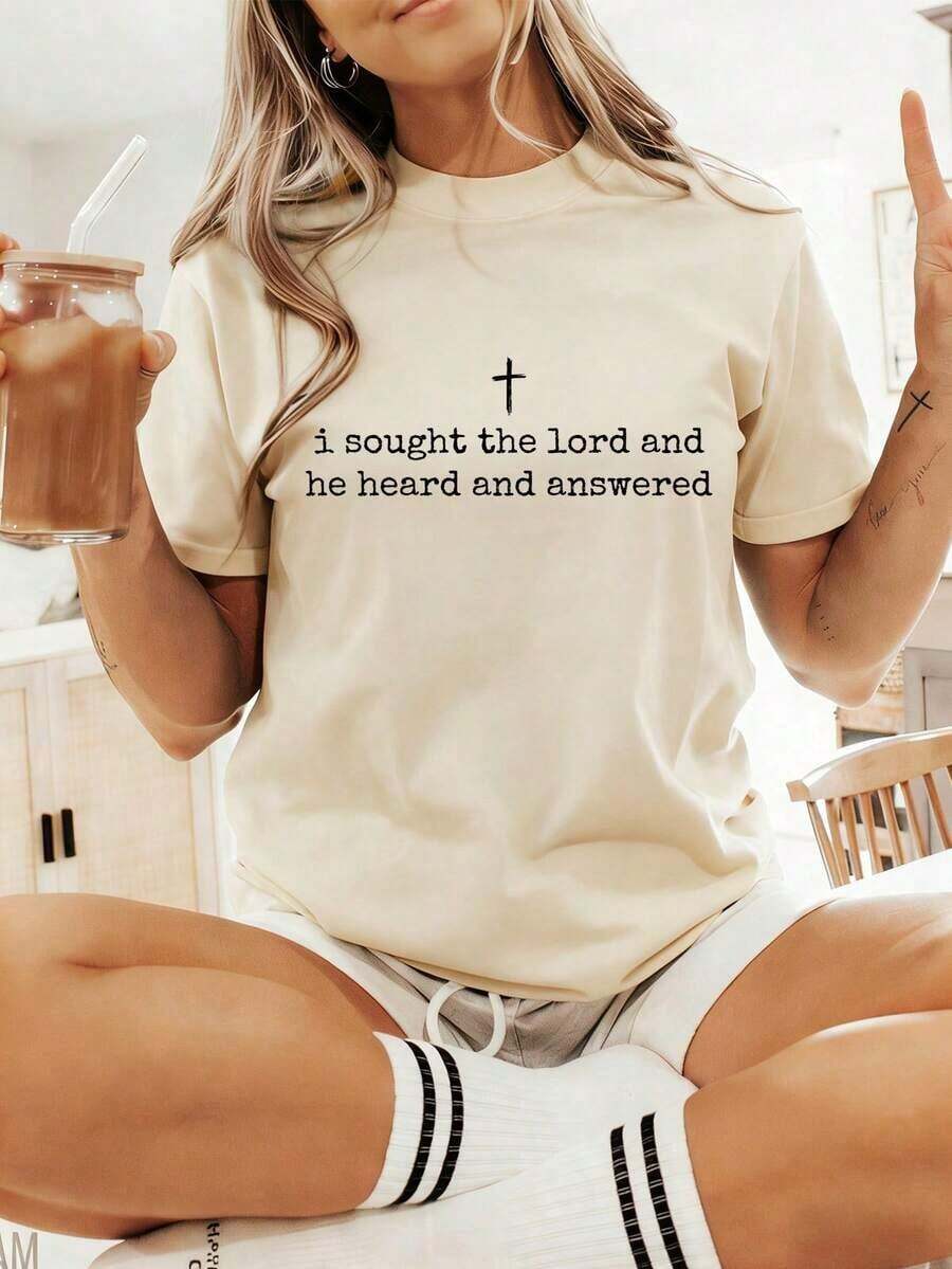 Women's Graphic T-Shirt With "I Sought The Lord And He Heard Me And Answered Me" Print, Bible Verse Print, Summer Tops, Casual Vacation Outfits, Christian Aesthetic Cotton T-Shirts, Summer Clothing. - 杏色 7 - 查看 1