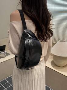 时尚纯色拉链侧袋休闲胸包，适合购物、存放钱包，也适合年轻女性、大学生、新人、白领等人士使用。非常适合办公室、大学、工作、商务、通勤、户外活动、旅行和郊游等场合。 - 黑色 - 查看 4