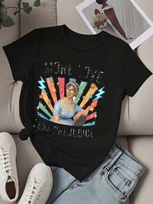 TrendyWomens Fashion T-Shirt With Graphic Print "More Love, Less Prejudice" Vintage Women's Rainbow Design, Casual Summer Top For Everyday Wear. - 黑色 - 查看 3