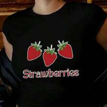 Cool Casual T-Shirt Y2K Charming Playful Strawberry Themed Women's Crop Top, Featuring Vividly Printed Adorable  Strawberries & Matching Stylish Strawberry Lettering, Fade Resistant Long Lasting Premium Print, Eye-Catching Sweet Fruit Inspired Design, Perfect For Casual Daily Wear, Summer Hangouts & Street Style, A Cute Captivating Piece To Update Your Everyday Look Fashion - 黑色 - 查看 1