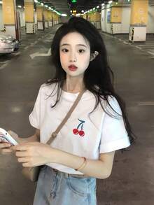 Women's Y2K Style Summer T-Shirt, Cherry Print Short Sleeve Crew Neck, Regular Fit Knitted Fabric Top, 200g/² - Fashionable Casual T-Shirt, Loose And Comfortable. - White - View 3