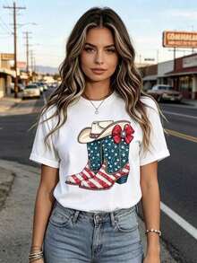 Women's Crew Neck T-Shirt With A Patriotic Cowboy Hat And Boot Design Featuring The American Flag. Short Sleeves, Casual Summer Style Perfect For Independence Day Celebrations. Women's Summer Outfits, Women's Vacation Clothes, Stylish - 白色 - 查看 5