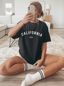 Women's Summer Top. Women's T-Shirt With Vintage California 1991 Letter Print - Casual Short-Sleeve Crew Neck Top, Soft And Breathable, Suitable For All Seasons, Loose Fit, Machine Washable, Comfortable And Versatile, Easy To Match. Relaxing And Comfortable. - 黑色 - 查看 1