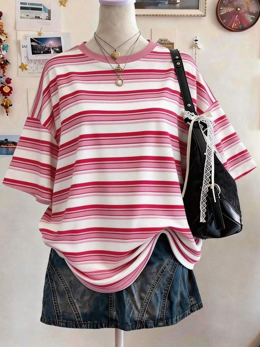 Camiseta de mujer de manga corta con cuello redondo, estampado digital con patrón de la Liga de la Copa Mundial de Fútbol, estilo minimalista de moda, regalo para amigos - Multicolor 5 - Ver 1