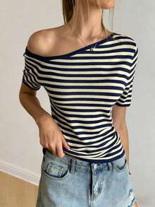 Camiseta de manga corta casual con hombro asimétrico a rayas, para mujer, ajuste slim, top de verano - Azul marino - Ver 5