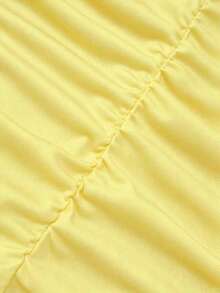Vestido mini ajustado negro y sexy para mujer con cuello asimétrico, cintura ceñida, que estiliza la figura, espalda descubierta, versátil y elegante - Amarillo claro - Ver 6