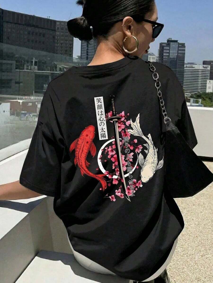 Camiseta de cuello redondo de manga corta blanca para mujer con estampado de carpa koi, top versátil de estilo japonés casual, adecuado para uso diario en verano--Camiseta de algodón suave, cómoda y holgada para uso casual.