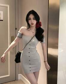 A French-Style Chiffon Suspender Dress With A Rose Print. This Summery Design Features An Elegant Openwork Floral Print And A Fitted Skirt. - Grey - View 4