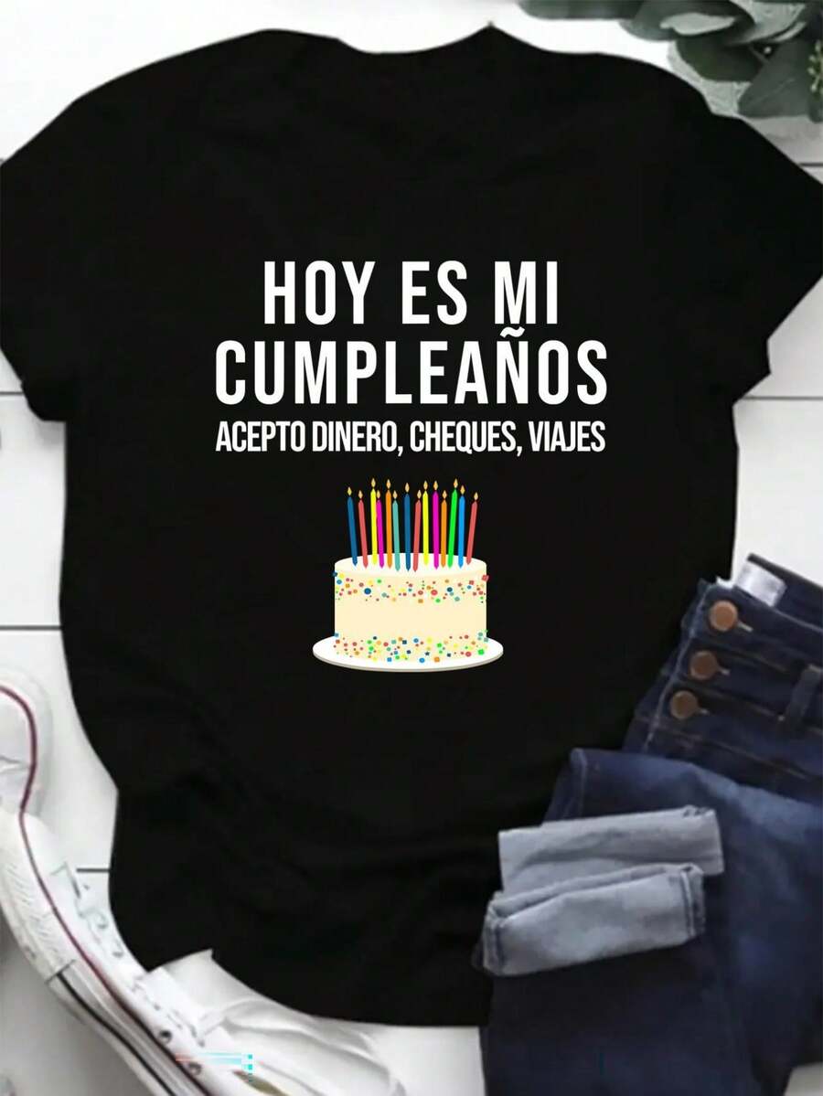 2026Camiseta de Mujer de Talla Grande con Estampado de Pastel de Cumpleaños y Texto en Español, Manga Corta, Cuello Redondo, Casual, Cómoda, de Alta Calidad, Unisex, Regalo de Vacaciones, Ideal para Primavera y Verano, Transpirable y Absorbente2026 - Negro - Ver 1