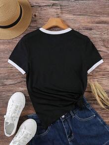 Camiseta de mujer con cuello redondo, manga corta y estampado de corazones en bloques de color - Negro 3 - Ver 2