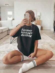 Camiseta de manga corta negra de estilo retro y divertido, de corte holgado, con estampado del eslogan "Former Teenage Dirtbag", top casual. - Negro - Ver 6