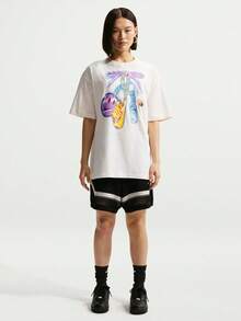 Camiseta de manga corta de ajuste holgado con estampado gráfico oversize para mujer Nike Sportswear IR7849-133 - Blanco - Ver 6