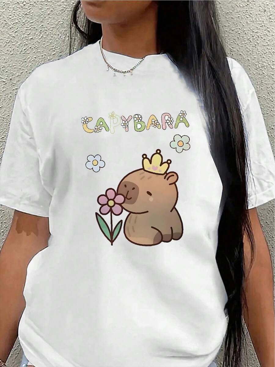 Camiseta de manga corta, ligera y duradera, con un lindo diseño de capibara con corona y flores, perfecta para descansar en casa, comer o realizar actividades al aire libre.blusas para mujer>ropa - Blanco - Ver 1