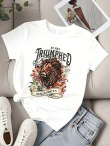 Fashionable Women's T-Shirt With Lion And Flower Design, Featuring The Phrase 'He Has Triumphed' From Revelation 5:5. Graphic T-Shirt With Christian Bible Verse For Casual Wear, Church Wear, And Everyday Activities. Suitable As A Gift. Women's T-Shirt. Elegant Blouses. Boho Chic. Soft, Breathable, And Comfortable Women's Top, Ideal For Spring, Summer, And Autumn, Perfect For Vacations, Travel, And Everyday Wear. - 白色 - 查看 3