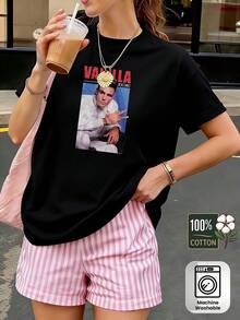 Premium Unisex 100% Cotton T-Shirt With A 90s Hip-Hop Style Red Vanilla Print, Soft, A Must-Have Casual Urban Fashion Item, Suitable For All Seasons, Versatile, Affordable For Everyday Wear And A Perfect Gift For Fans And Friends - 220G . - 黑色 - 查看 1
