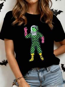 Astronaut Figure In Green Plaid Suit And Pink Gloves Waving In A Friendly Pose, Evoking A Cheerful Cosmic Adventure. Modern, Comfortable Casual Women's T-Shirt - 黑色 - 查看 8