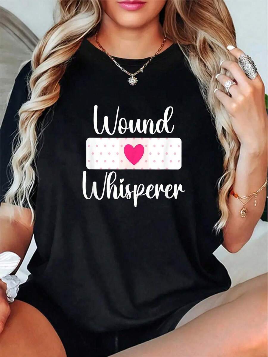 Soft, Breathable, And Lightweight For All-Day Comfort. Plus Size Available. Whispering Wound Nurse T-Shirt. Nurse Top Stitched With Embroidered Nursing Pattern. Black Nurse T-Shirt. Unisex Medical Professional Clothing. All-Season Workwear, Nurse Accessories, Stitched Casual Wear, Crew Neck T-Shirt, Comfortable Fit, Work Uniform, Geometric Pattern, Breathable Material, Classic Style For Staff. Crew Neck With Relaxed Fit That Flatters All Body Shapes And Is Easy To Pair With Jeans, Shorts, And Leggings. - 黑色 - 查看 1